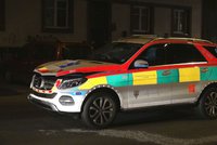 Vůz ředitele pražské záchranky srazil ženu: Zemřela v nemocnici