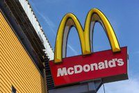 Saláty McDonald's obsahovaly parazity. Nakazilo se přes 500 lidí