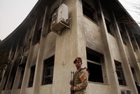 Útok teroristů na volební komisi: Atentátníci zabili 12 lidí