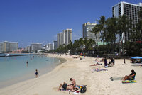 Havaj jako první na světě zakáže opalovací krémy. „Ubližují korálům“