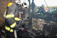 Požár bytu v Kyjích: Plameny spálily vše, co jim přišlo do cesty