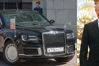 Putinova nová ruská limuzína stála 4 miliardy korun. Ujel s ní 200 metrů