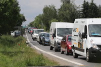 Dva měsíce dopravních komplikací: Spojku mezi Uhříněvsí a Pitkovicemi omezí stavba vodovodu