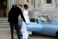 Svatba Harryho a Meghan ONLINE: Večírek, jaguár a nové šaty!