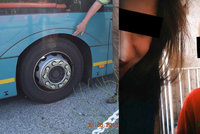 Mišku (†4) přejel autobus, pod který vlezl za pejskem: Pochybil řidič, nebo rodiče?