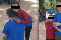 Čech vězněný v Kambodži je volný! »Zneužívaná« dívka ho objímala před branami vězení