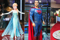 Hollywoodští hrdinové dorazili do Prahy! Vetřelec, Superman i Elsa se předvádějí na Palmovce