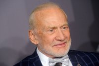 Astronaut Buzz Aldrin žaluje své děti: Okradli mě o peníze, tvrdí