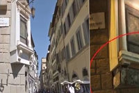Nejdražší výlet století: Školáci během výletu v italské Florencii poničili památku z 16. století!