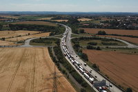 Dopravní komplikace na Pražském okruhu: Ve směru na letiště se kvůli opravám D5 tvoří kolony