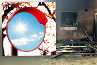 Pozor na zrcadla a sklo: Paprsek slunce se odrazil od sklěného stolku a způsobil požár domu!