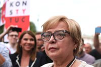Elitní soudkyni nutili v Polsku do důchodu. Odmítla a podpořily ji stovky lidí