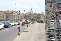 Řidiči se vrací do metropole! Rekonstrukce ale nekončí: Doprava v Praze projde v pondělí zatěžkávací zkouškou. „Škola“ zašpuntuje silnice?