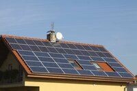 Fotovoltaická elektrárna na střeše domu? Snížíte si účty za elektřinu a přispějete životnímu prostředí