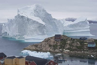 Obří ledovec děsí grónskou vesnici. První lidi už museli evakuovat