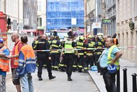 V centru Prahy se zřítila část domu! Zavalila čtyři lidi, tři už hasiči vyprostili