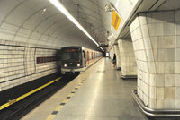 Metro na Českomoravské je uzavřené pro vstup. Porouchal se tu eskalátor