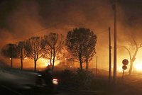 Řecké inferno zabilo nejméně 50 lidí. V ohrožení i Češi?