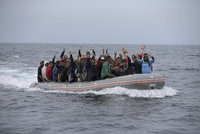Ve Španělsku zachránili z moře přes 700 uprchlíků: 14 se pohřešuje