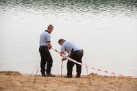 Děsivá svědectví z jezera Lhota, kde utonuly dvě děti (†7): Rodiče prosili o pomoc, žádná nepřicházela