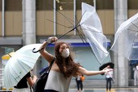 Japonsko čeká úder tajfunu. Ruší se lety, vítr má dosáhnout až 180 km/h