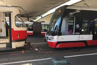 U Anděla se srazily dvě tramvaje. Zranilo se sedm lidí, směrem na Motol jezdil náhradní autobus