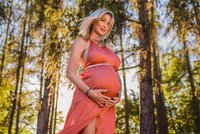 Těhotná Mesarošová měsíc před porodem: Přibírá do krásy!