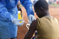 Zoufalé hledání léku na ebolu. Kongo zkusí zvládnout epidemii experimentální léčbou