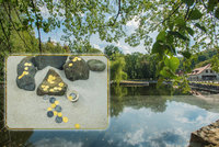 Zlatý poklad na dně rybníku: Nehledali jsme, ale našli, říká kastelánka zámku ve Frýdlantu