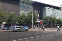 Spadla klec! Policie dopadla „anonyma z Anděla“, v obchodním centru dvakrát nahlásil bombu