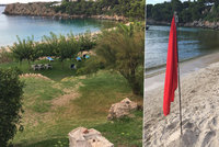 Páchnoucí rána pro dovolenkový ráj. I Čechům na Menorce zkazily moře fekálie