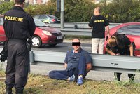 Zfetovaný Polák uháněl v kradeném autě po Jižní spojce: Luxusní vůz patří rakouskému architektovi