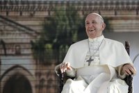 Známý kněz a ochránce práv měl zneužívat děti. Vatikán ho zbavil úřadu