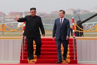 Pukají ledy. Jihokorejský prezident přistál za jásotu lidí v severokorejské metropoli