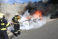 VIDEO: Auto na Pražském okruhu shořelo na popel! Škoda je 800 tisíc