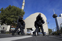 Extremisté plánovali útok na mešity. Policie skupinu Němců včas rozprášila