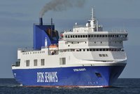 Potíže trajektu na Baltu: Cestující vyděsil kouř z motoru, plavidlo jede dál s jedním