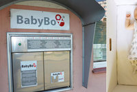 Dítě i s placentou našli v babyboxu v Neratovicích. Holčička je živá a zdravá!