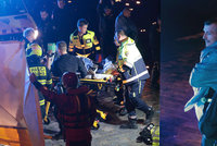 Muž skočil z mostu do Vltavy! Z ledové vody ho vytáhl kolemjdoucí policista