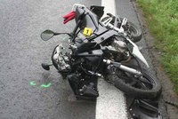 V Německu se těžce zranil český motorkář: Další při incidentu havarovali také