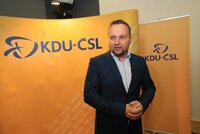 Boj o křeslo šéfa KDU-ČSL. Výborného a Bartoška vyzve kritik Zemana Jurečka