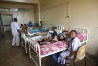 Nemocnice vězní pacienty, kteří nezaplatili léčbu. Drží je zavřené na pokojích