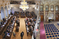 Na oslavy republiky se otevřou Sněmovna i Senát. Dojde i na mnichovskou dohodu