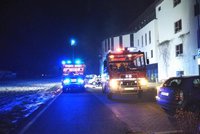Policisté a hasiči v ústavu u Prahy, kde se léčil Babiš mladší: Budovu kvůli požáru muselo opustit asi 50 lidí