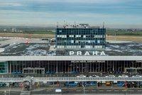 Na pražském letišti otevřeli novou komerční zónu. U terminálu 2 přibylo šest obchodů a restaurace