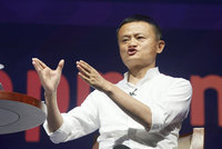 Čínský miliardář Jack Ma zpátky na veřejnosti: Zakladatel Alibaby si volal s učiteli