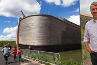 Replika Noemovy archy v životní velikosti popluje do Izraele. Váží 2 500 tun