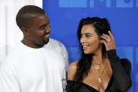 Kim Kardashian a Kanye West se proletěli soukromým Jumbo Jetem. Stálo to skoro 5 milionů