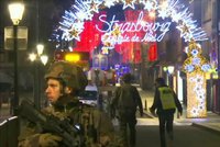 Střelba na vánočních trzích: Čtyři mrtví a mnoho zraněných, hlásí starosta Štrasburku