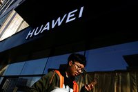 Berňák dal stopku Huawei. Čínského giganta vyloučil z obřího tendru na daňový portál